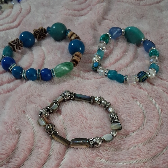 Jewelry - Chic Blue and Silver Beaded Bracelet Set